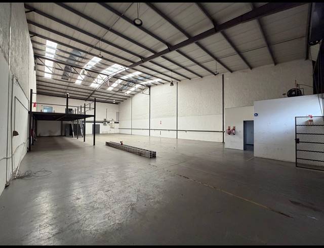 666M² WAREHOUSE TO LET IN HALFWAY HOUSE